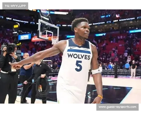 爱德华兹达成生涯万分里程碑,成历史第三年轻万分先生